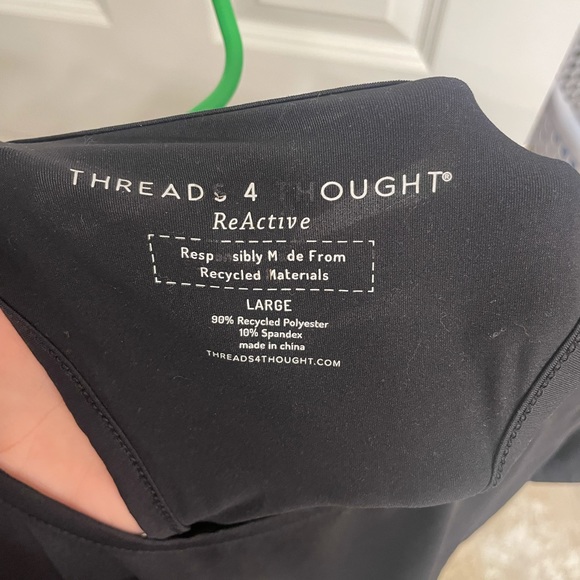 Thread 4 Thought workout top - Picture 2 of 3